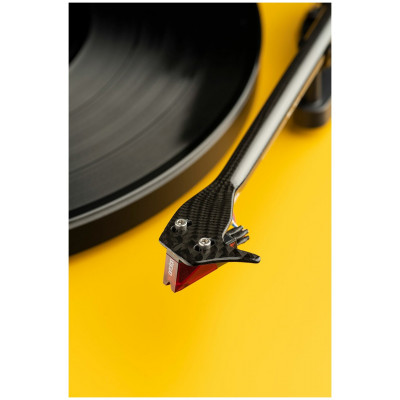 Виниловый проигрыватель Pro-Ject Debut Carbon EVO (2M-Red)