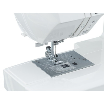 Швейная машина Janome 4120 QDC, белый/черный