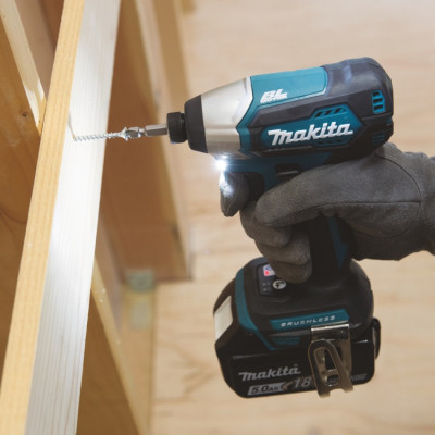 Makita дрель-шуруповерт DTD155Z 135x79x232 мм