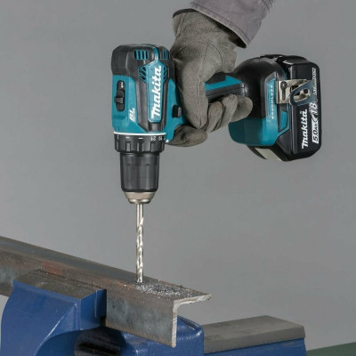 Аккумуляторная дрель-шуруповерт Makita DDF485RF