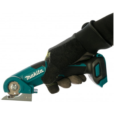 Универсальные электрические ножницы Makita CP100DZ