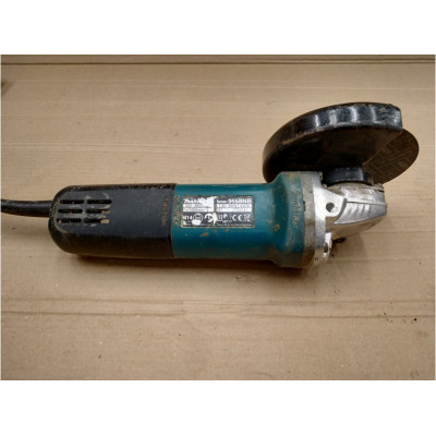 УШМ Makita 9558HN, 840 Вт, 125 мм, без аккумулятора