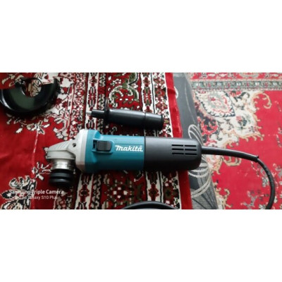 УШМ Makita 9558HN, 840 Вт, 125 мм, без аккумулятора