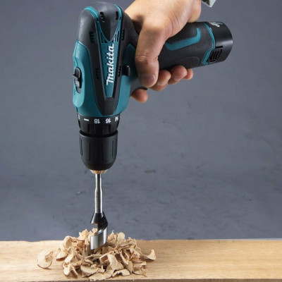 Аккумуляторная дрель-шуруповерт Makita DF330DWE