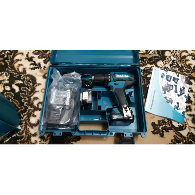 Аккумуляторная дрель-шуруповерт Makita DF333DWAE