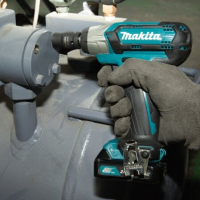 Аккумуляторный ударный гайковерт Makita TW160DZ, без аккумулятора