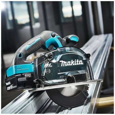 Дисковая пила Makita DCS553Z