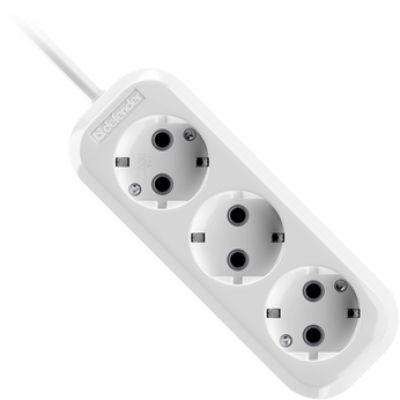 Удлинитель с заземлением Defender R330 16 А, 15 м, 3 розетки, белый